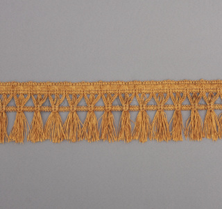 DMT Y900-36 золотистый Бахрома (в метрах)